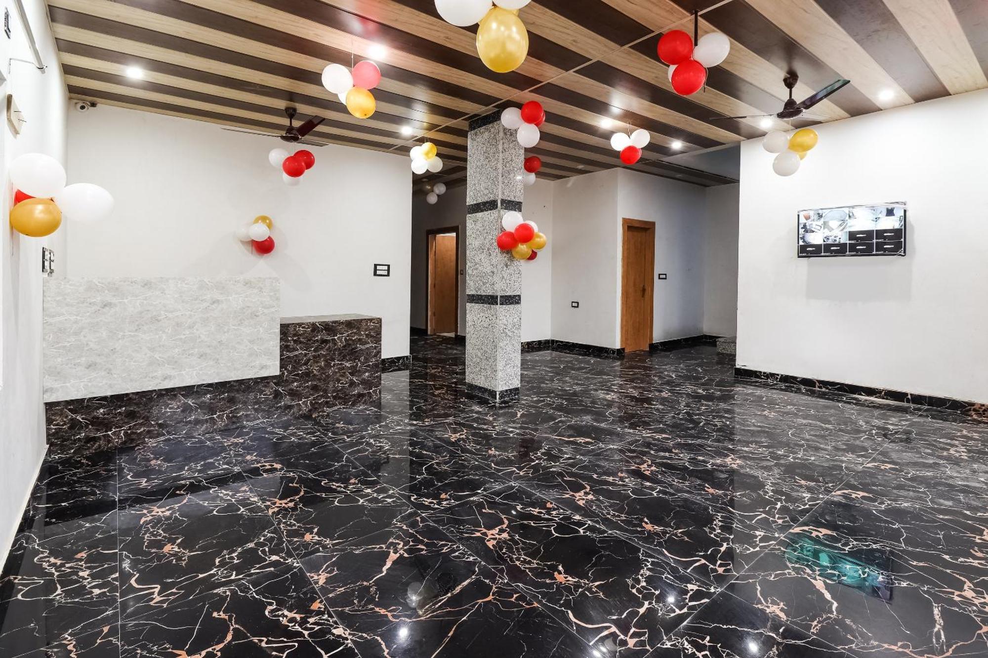 Hotel O Taj Royal Tājganj Exteriör bild